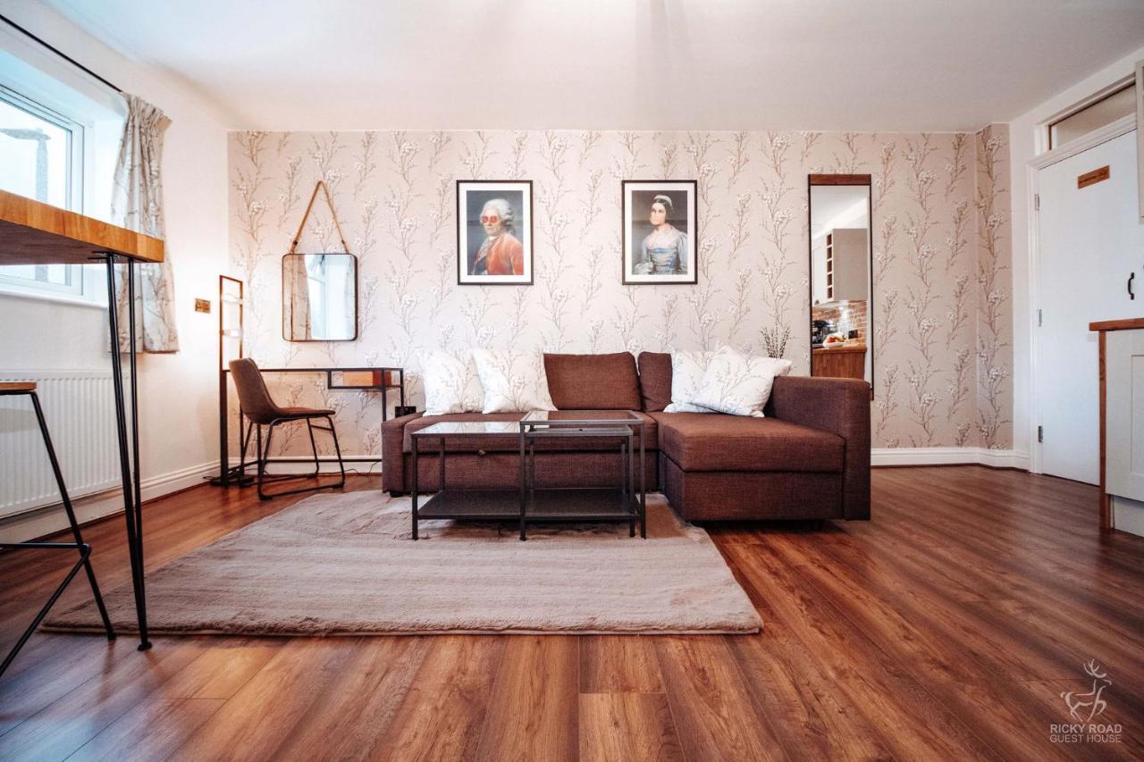 Ricky Road Guest House - Premium Γουάτφορντ Εξωτερικό φωτογραφία