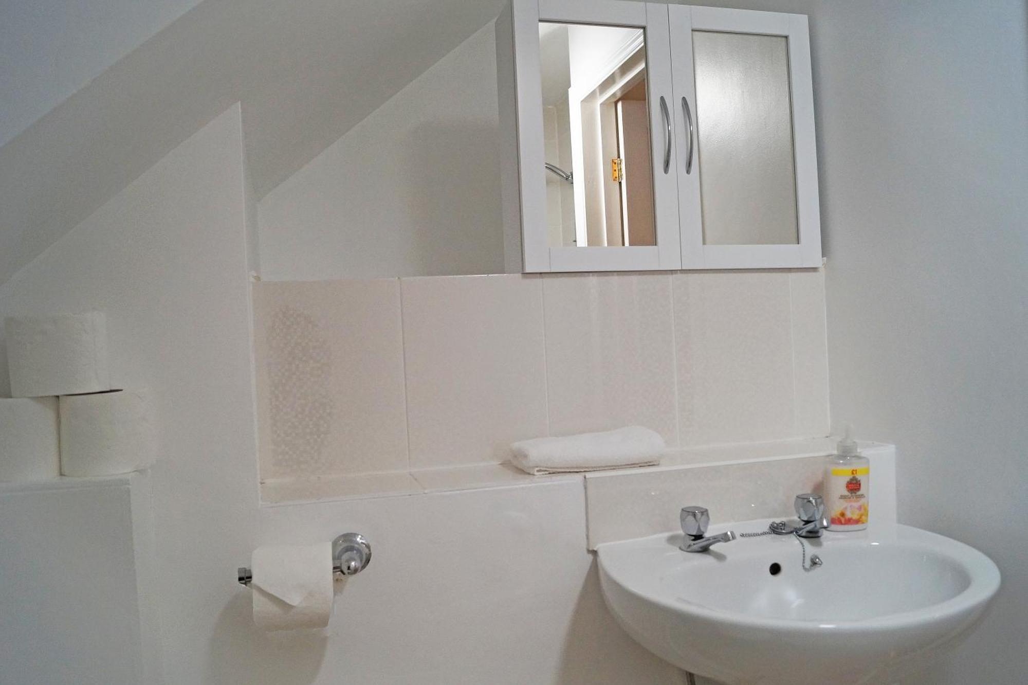 Ricky Road Guest House - Premium Γουάτφορντ Δωμάτιο φωτογραφία