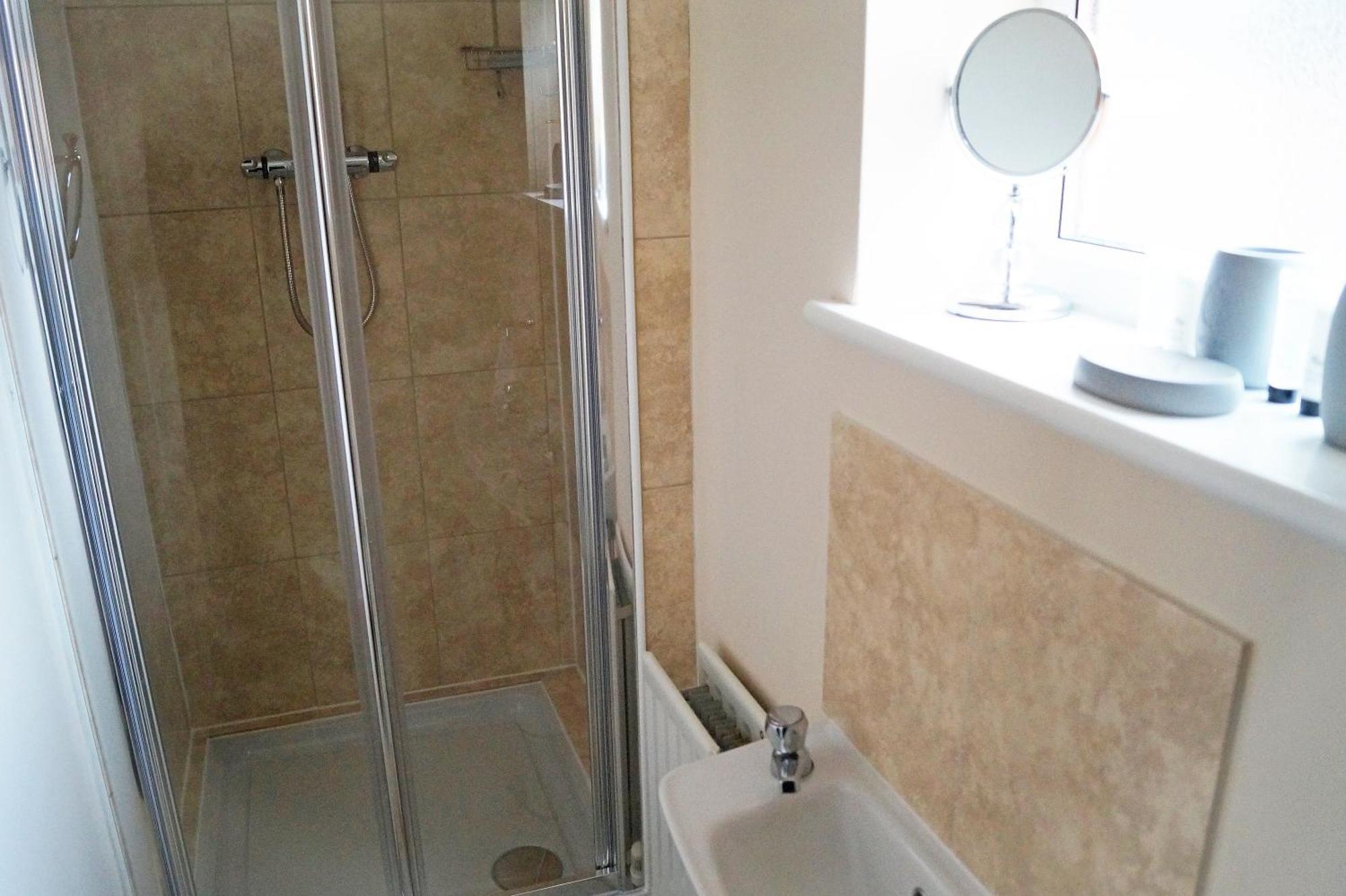 Ricky Road Guest House - Premium Γουάτφορντ Εξωτερικό φωτογραφία